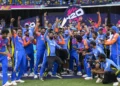 Indian team reached mumbai after world cup win