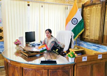 DEO Kupwara evaluates Polling staff welfare provisions