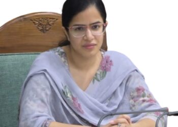 DC kupwara Extends New Year Greetings Emphasize Commitment to Progress and well-being of kupwara people